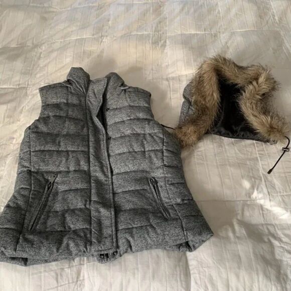 Banana Republic Faux Fur Herringbone Hooded Puffer Vest - S - Picture 9 of 16